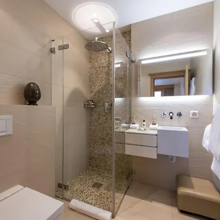 아파트 Charm: Cozy Up In A High-altitude