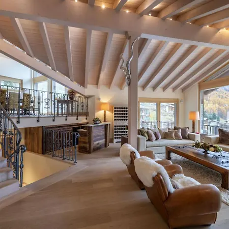 Charm: Cozy Up In A High-altitude 아파트